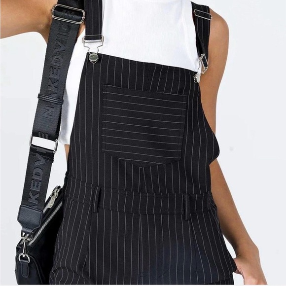 Princess Polly Hayden Black  White Pinstripe Print Wide Leg Overalls Size 12 - Picture 6 of 15